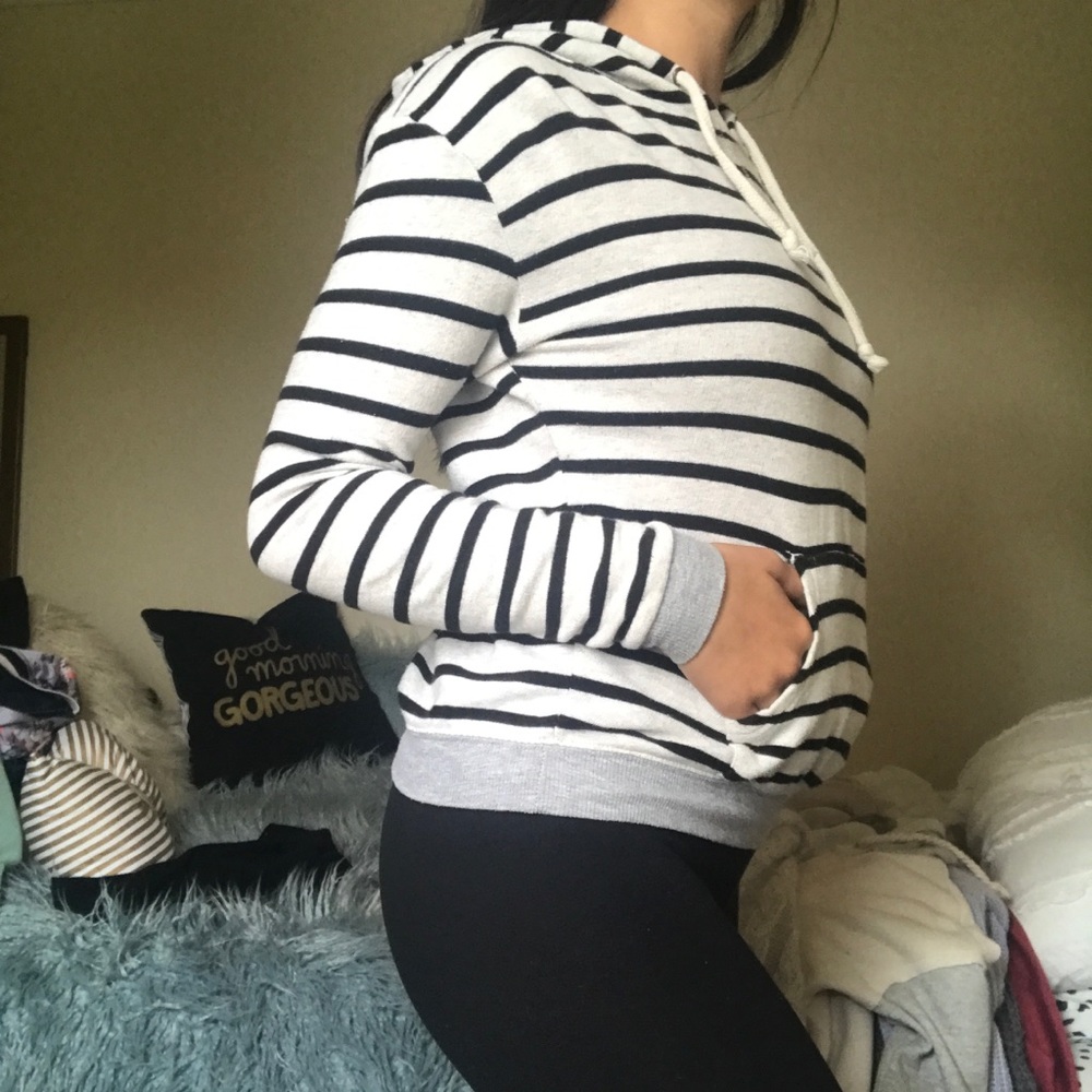 ADORABLE PULLOVER - Picture 3 of 4